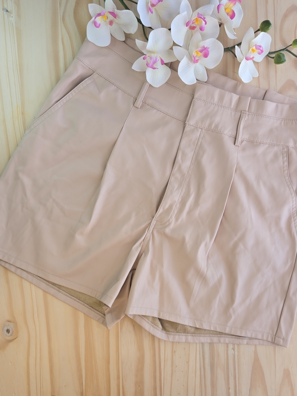 sofia by sofia vergara Light Nude High-Waist Tailored Shorts